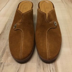 Cole Hahn woman’s suede  size 8M